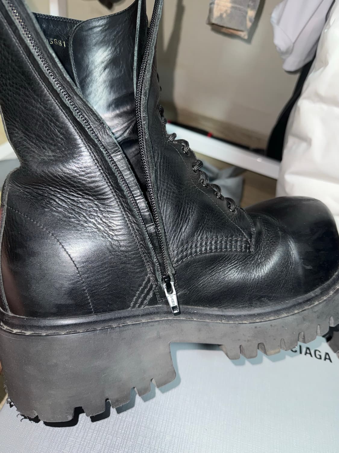 발렌시아가 스톰퍼 부티 레더 [43] 상품이미지3