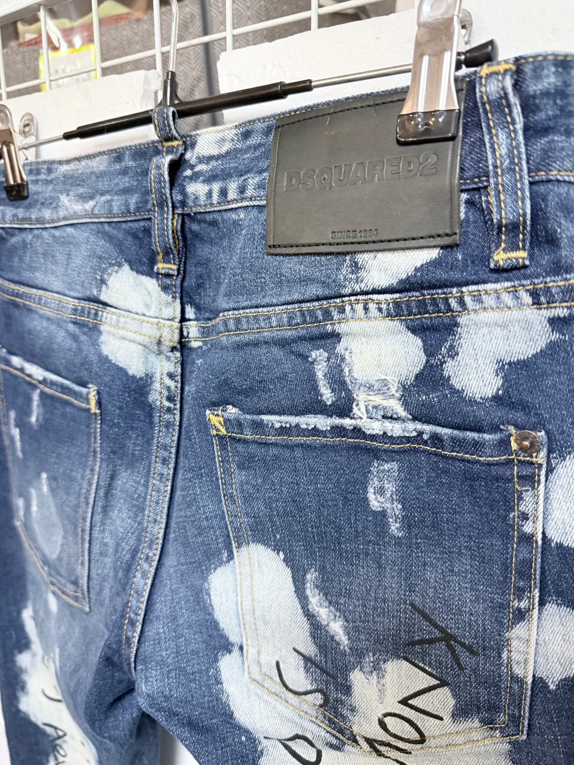 DSQUARED2 디스퀘어드2 그래피티 디스트로이드 슬림 데님 팬츠 46 상품이미지8