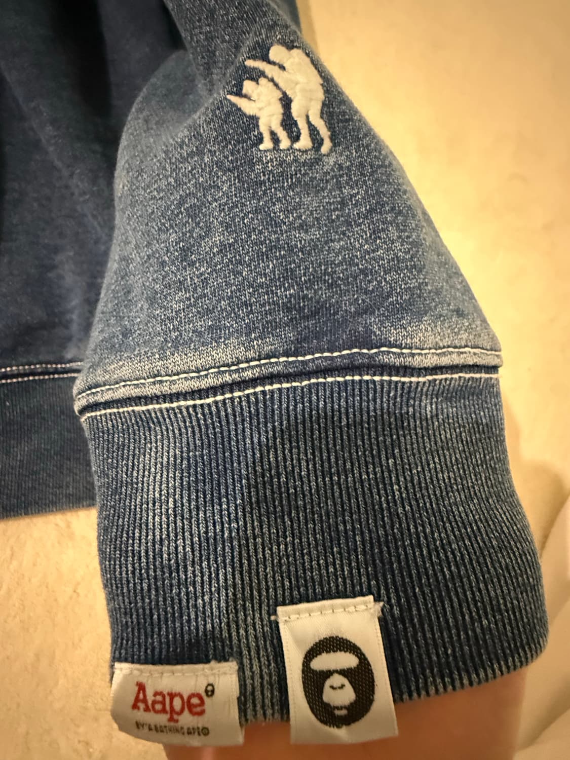 에이프 기모 청 맨투맨 상품이미지2