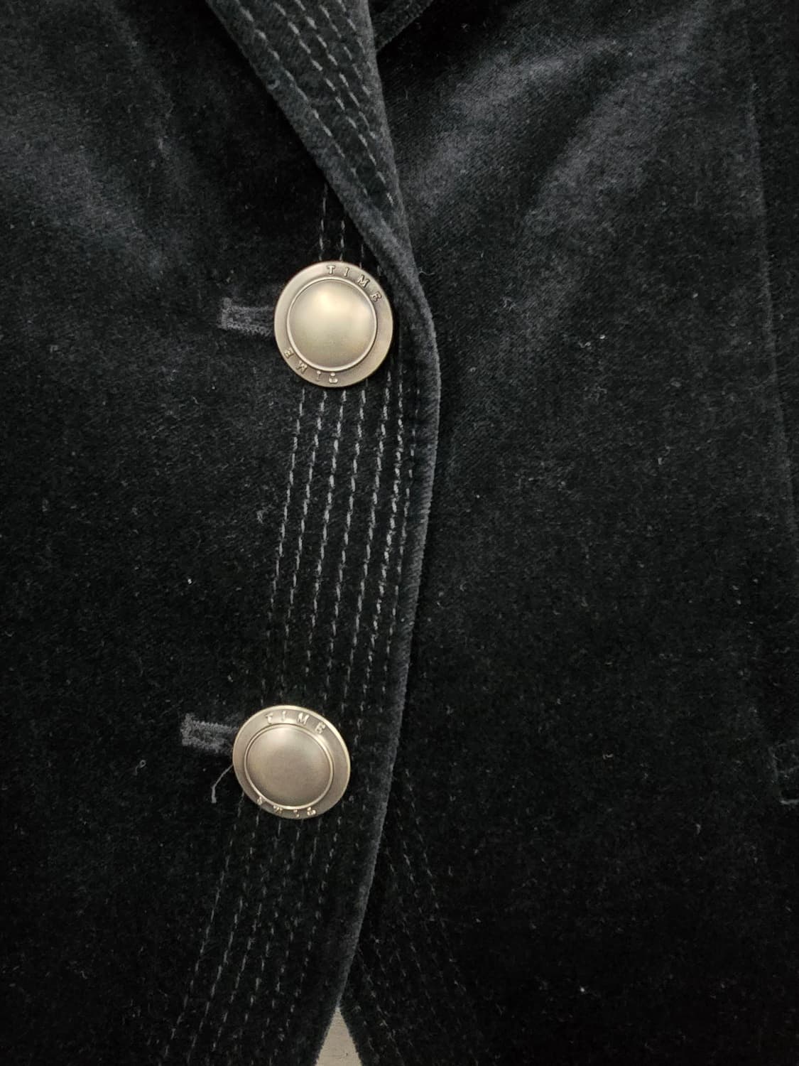 타임 포스트모던 투버튼 벨벳 크롭 블레이져 상품이미지4