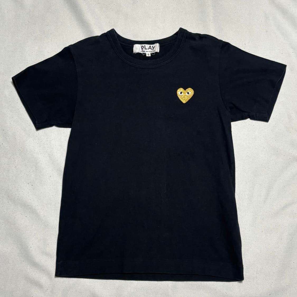 S 꼼데가르송 여성용 골드하트와펜 블랙 반팔 티셔츠  상품이미지2