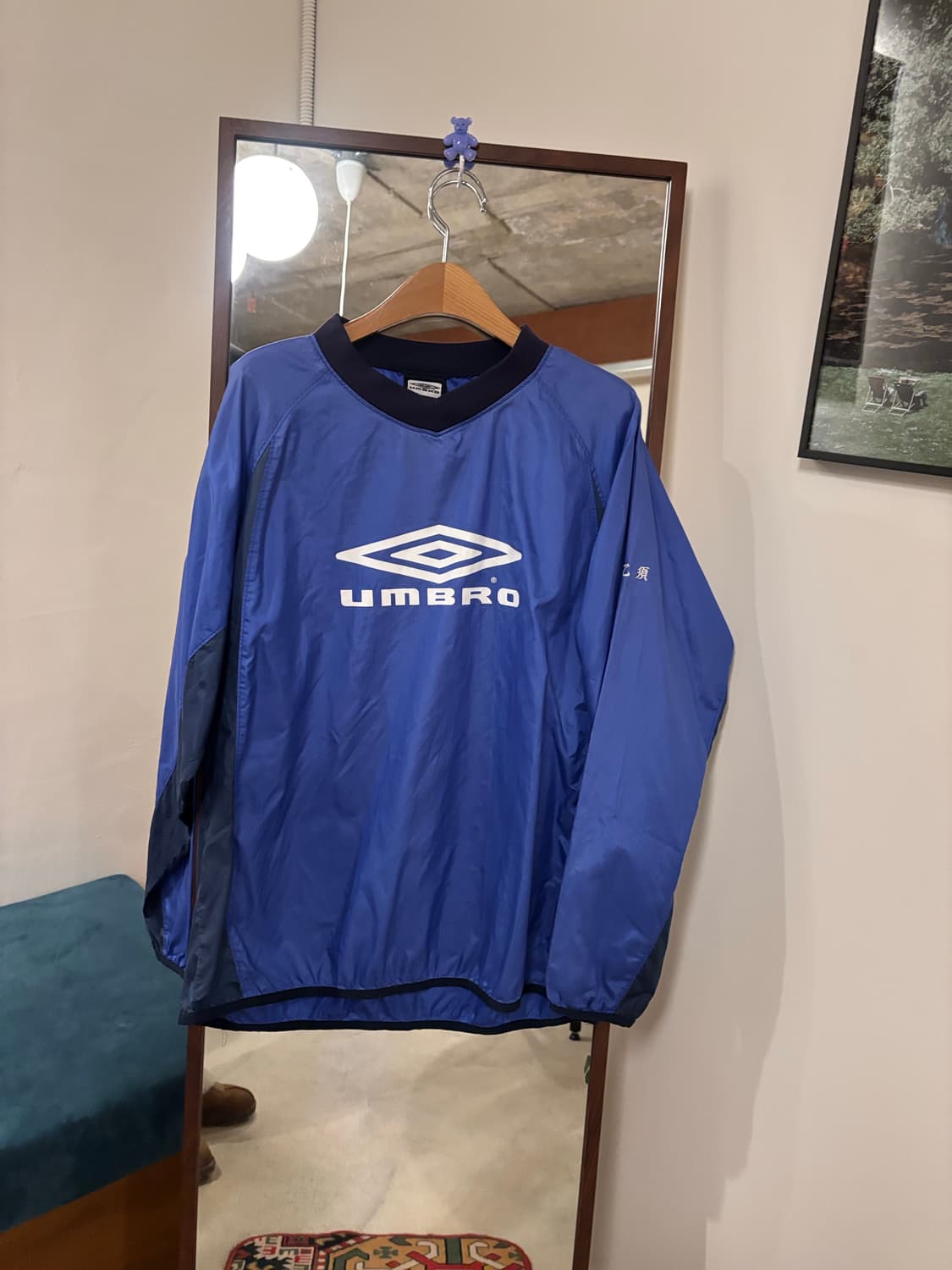 엄브로 블루 웜업 맨투맨 상품이미지2