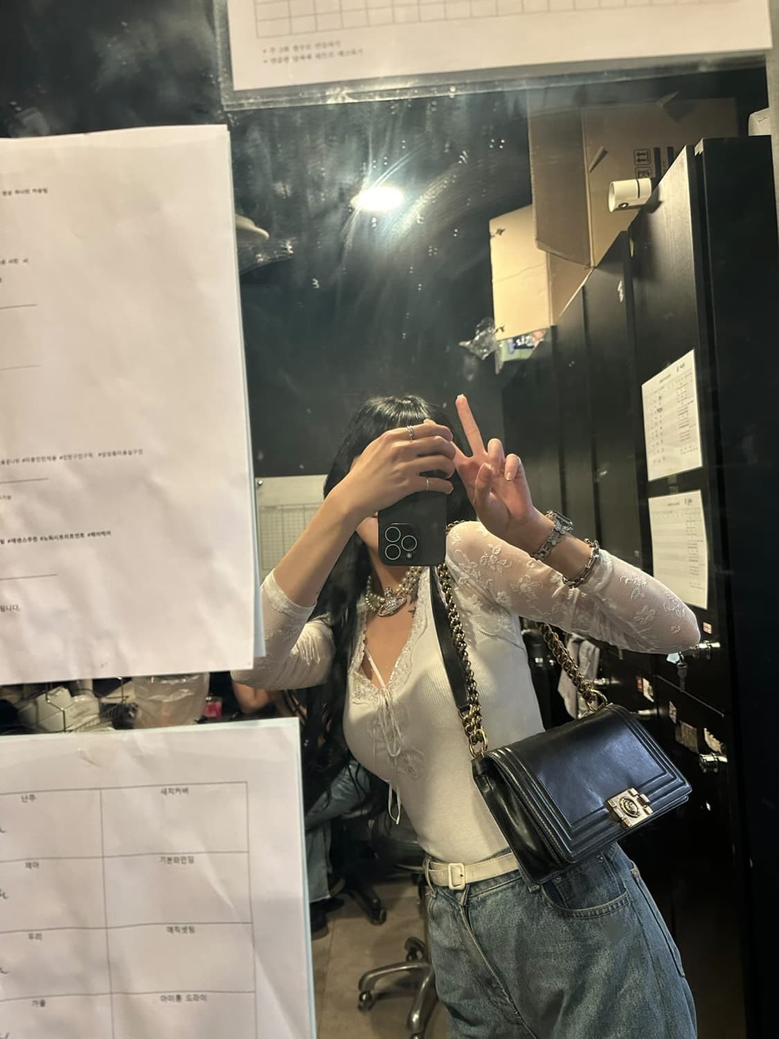 샤넬 11년 첫출시 보이백 한정판 블랙 금장 숄더백 상품이미지4