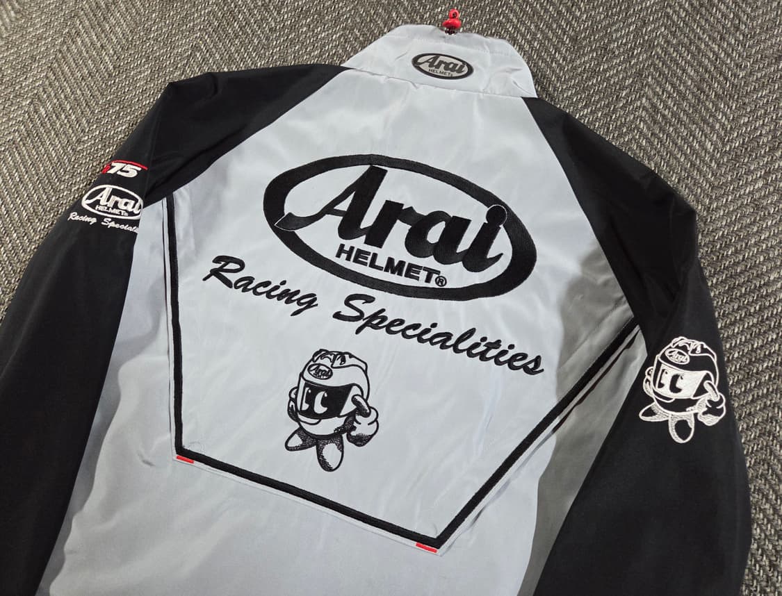 아라이 Arai 검회 실버블랙 배색 구형 바람막이
 상품이미지4