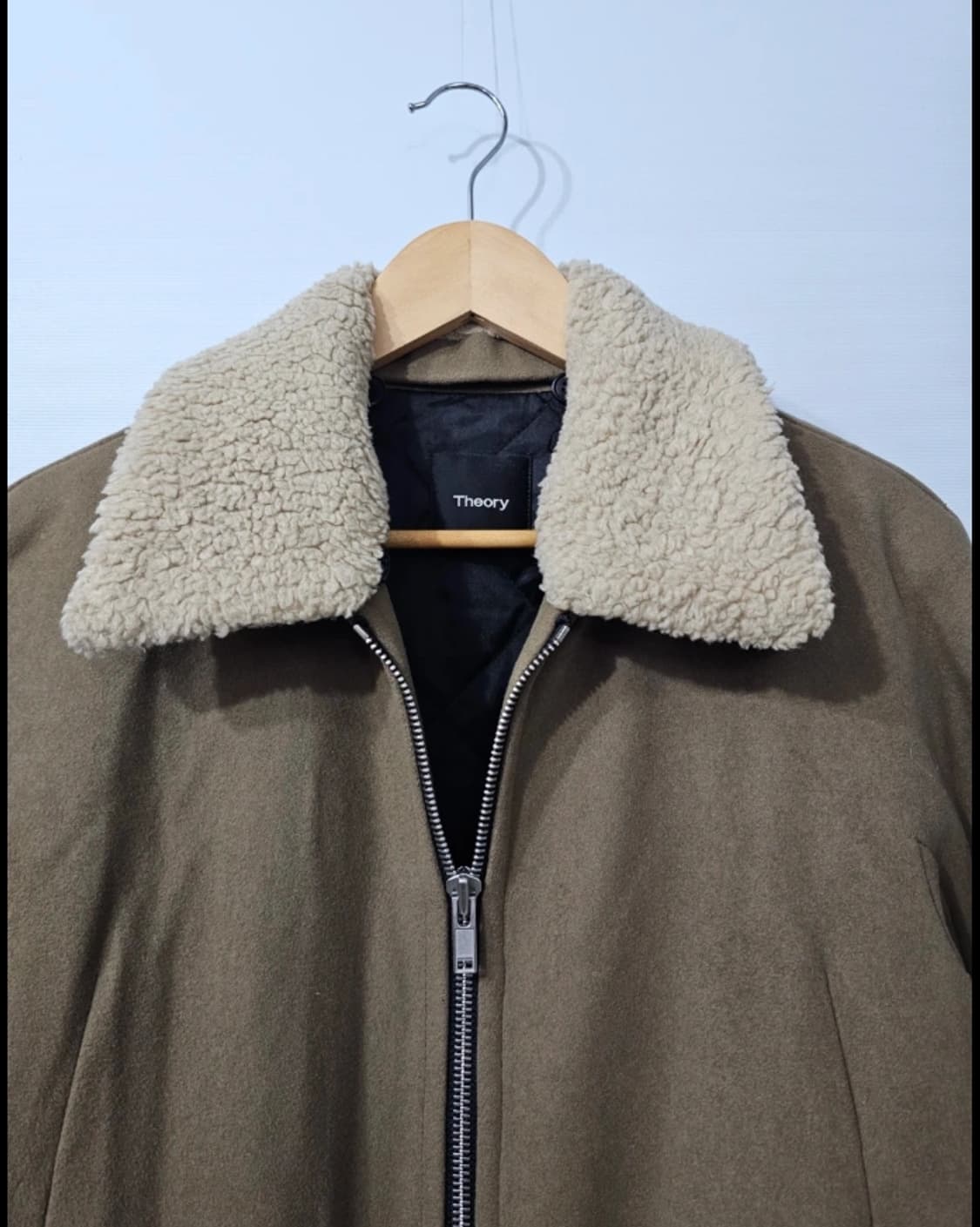 띠어리 남성 무스탕 점퍼 카키 95~100 상품이미지4