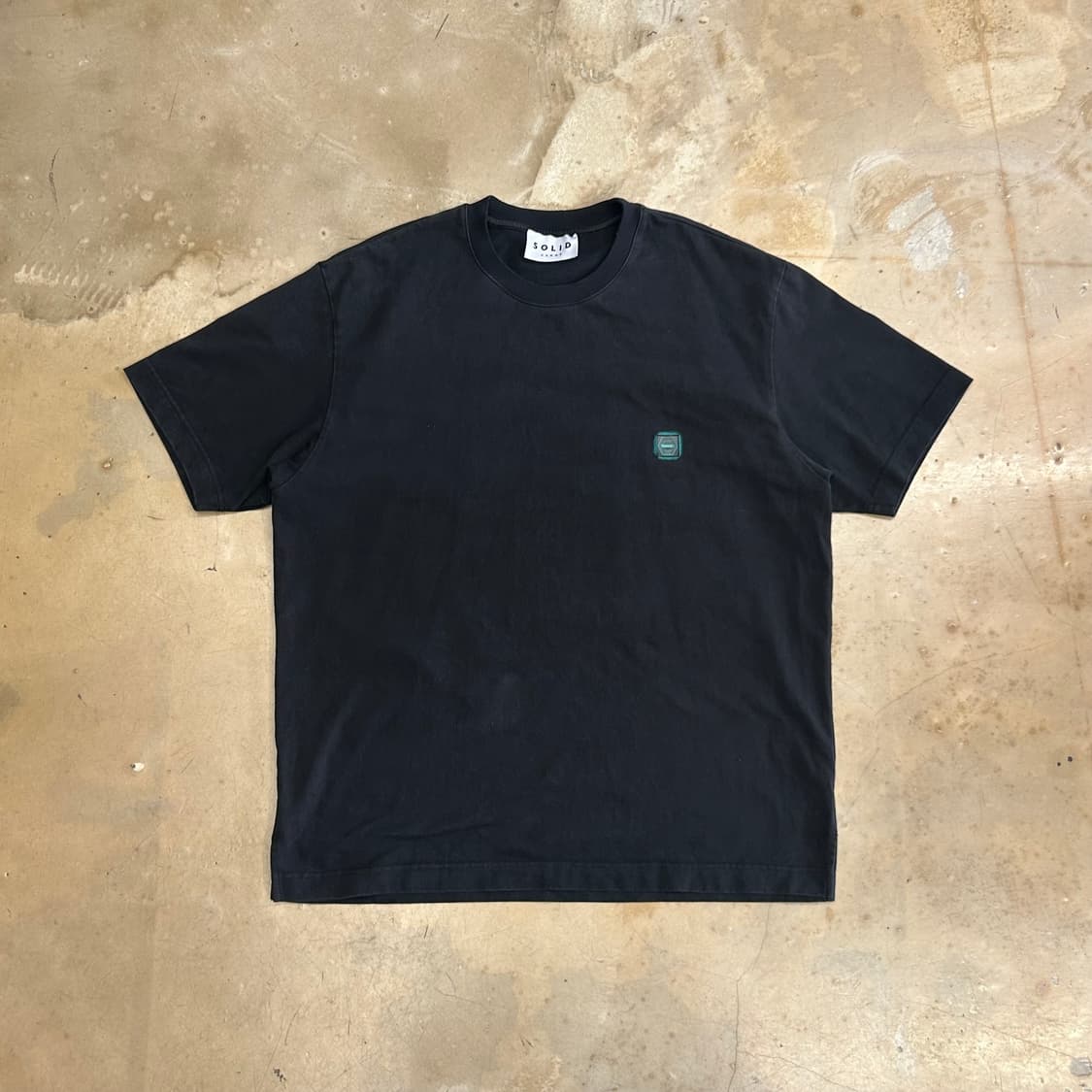 48 솔리드옴므 블랙 반팔티 상품이미지3