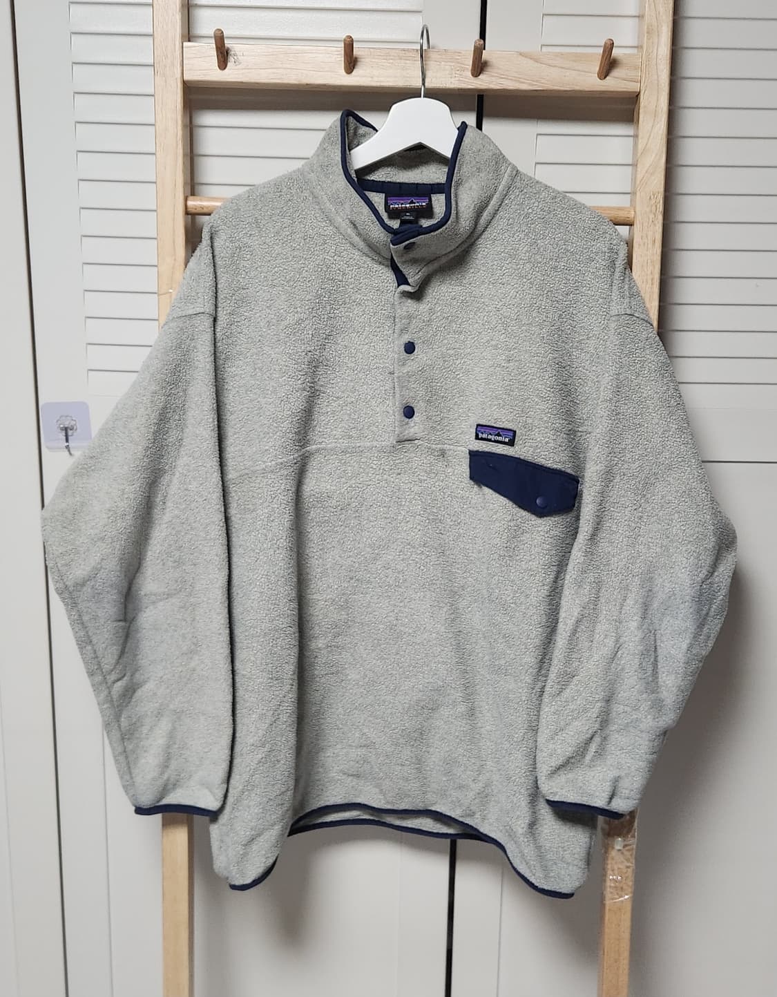 10s 파타고니아 신칠라 스냅-T 그레이/네이비 상품이미지3