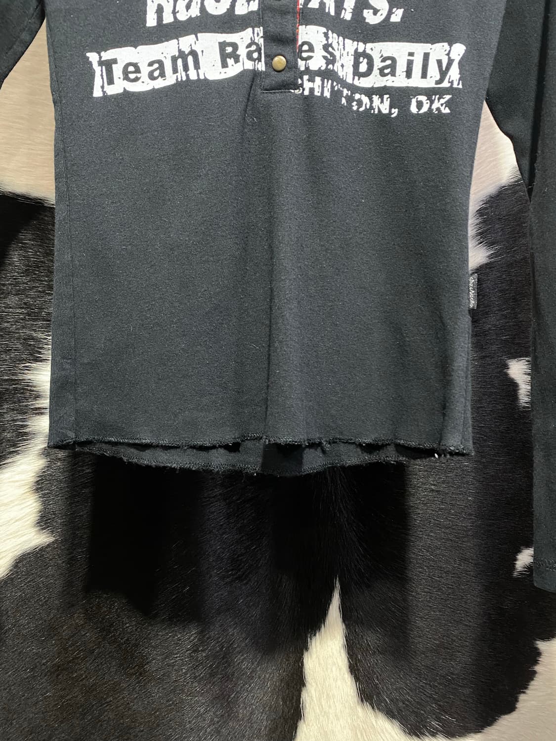 Cha cha cha 레터링 버튼 슬림핏 롱슬리브 상품이미지4