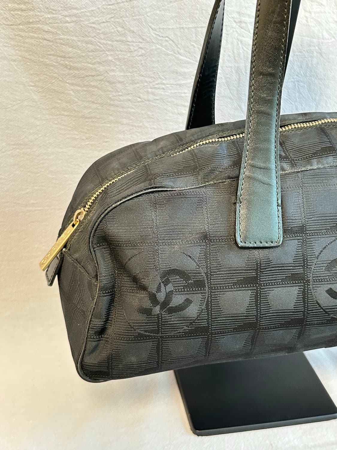 샤넬 뉴 트래블 바게트백 보스턴백 블랙 (9번대) y2k 상품이미지5