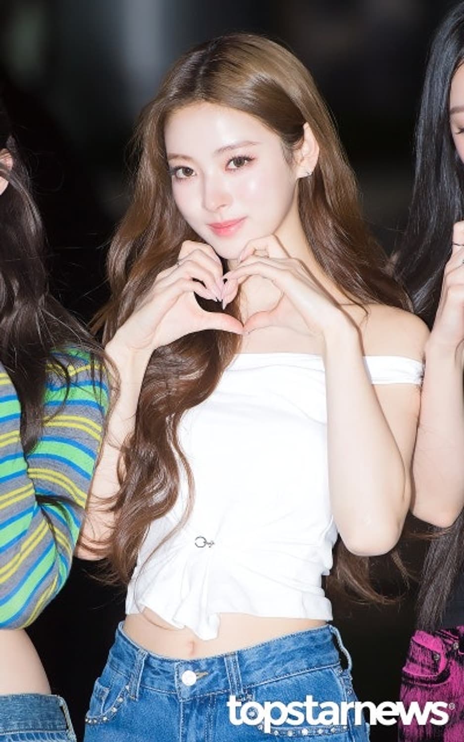 미야오안나착용/당일배송) 페인오어플레져 루비 후크 탑 S사이즈 화이트 상품이미지1