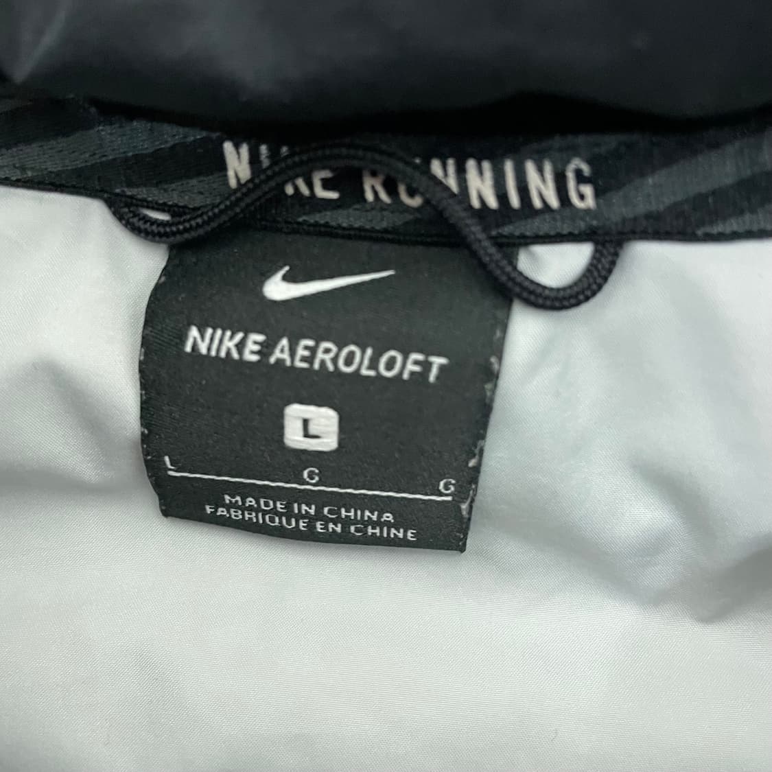 나이키 에어로로프트 자켓  상품이미지3