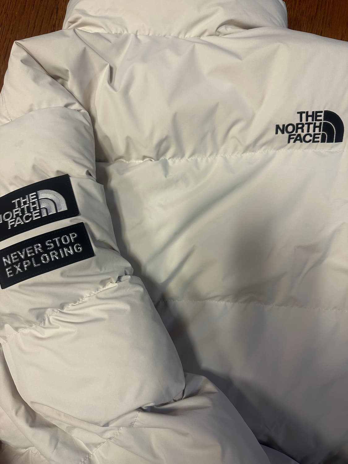 노스페이스 화이트 숏패딩 상품이미지2