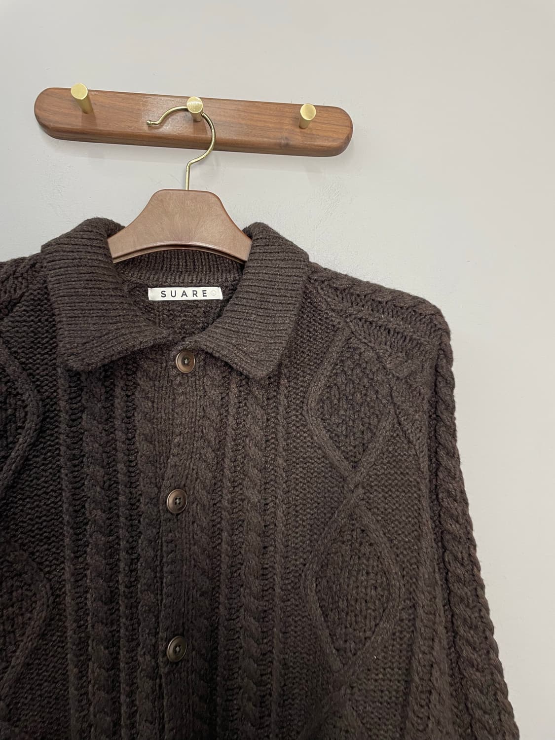 수아레 에어울 아란 브라운 니트 가디건 H2157 상품이미지3