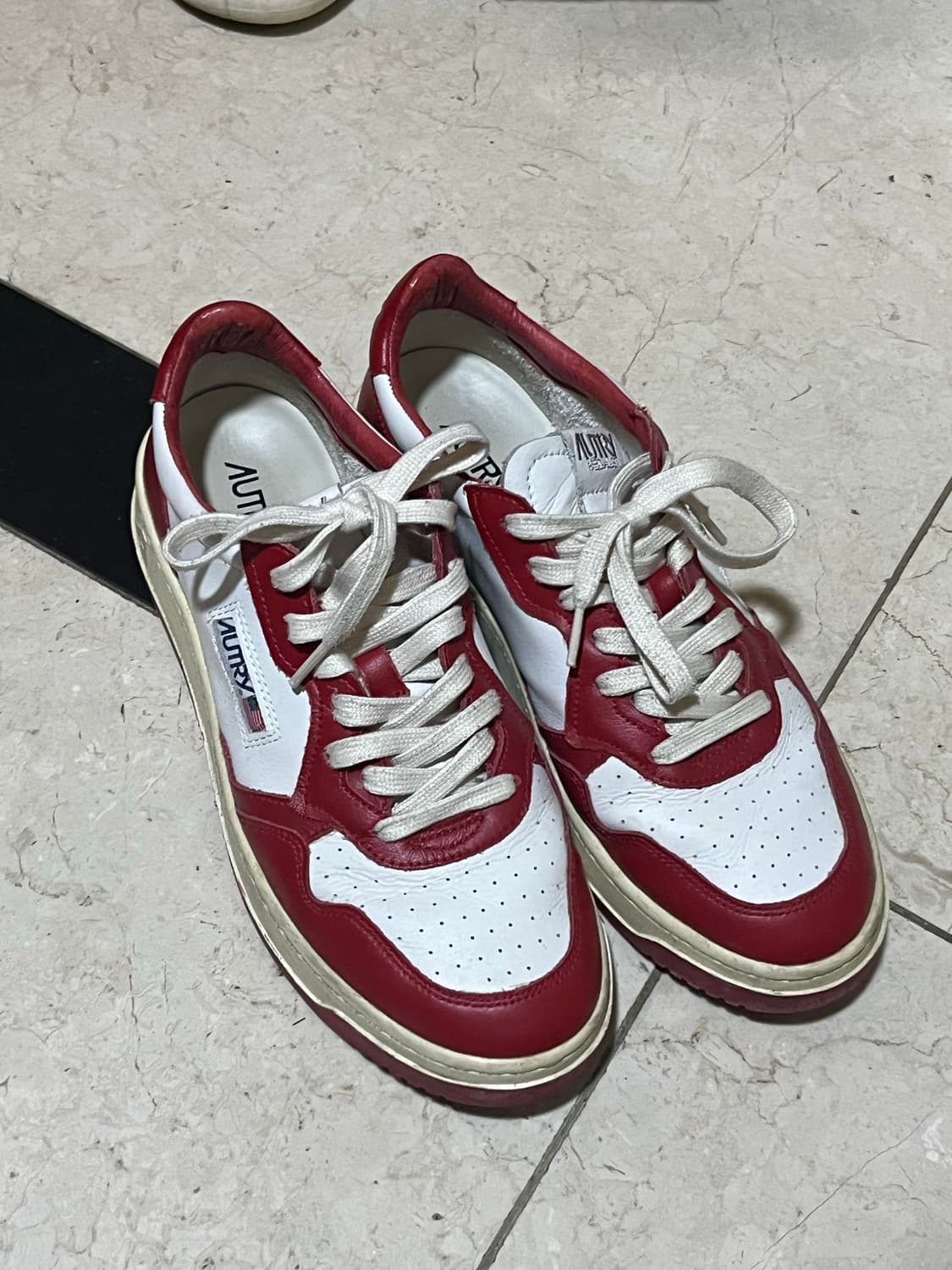 오트리 메달리스트 스니커즈 상품이미지1