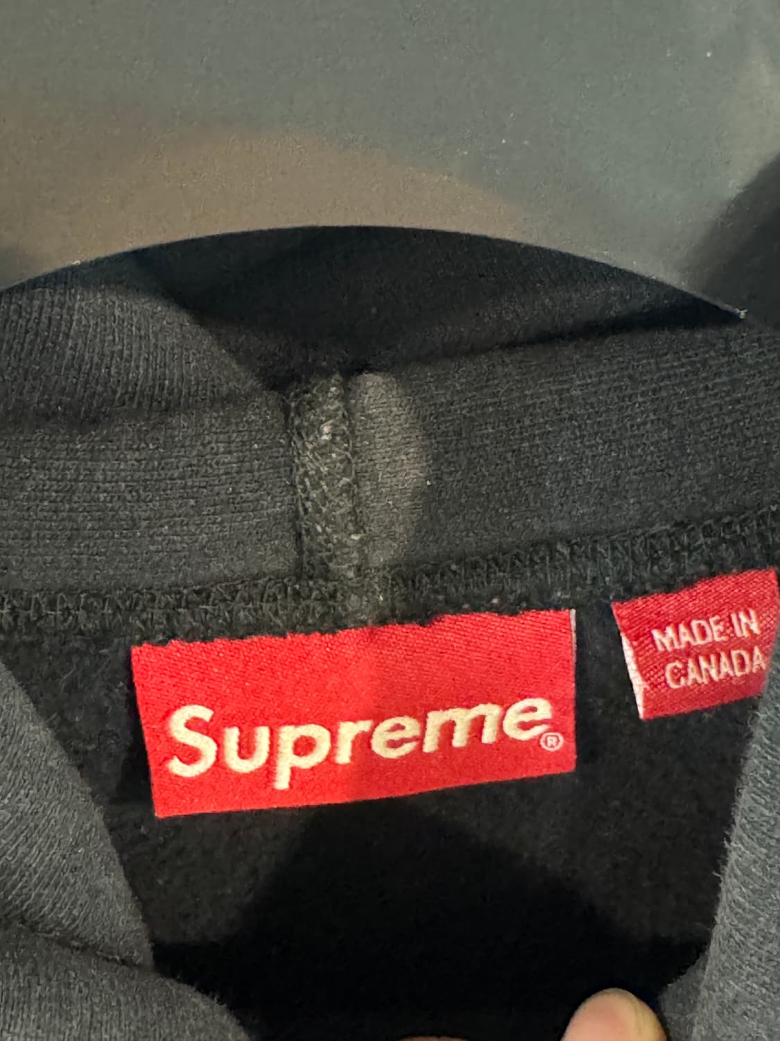 슈프림 스몰로고 후드티 블랙 상품이미지2