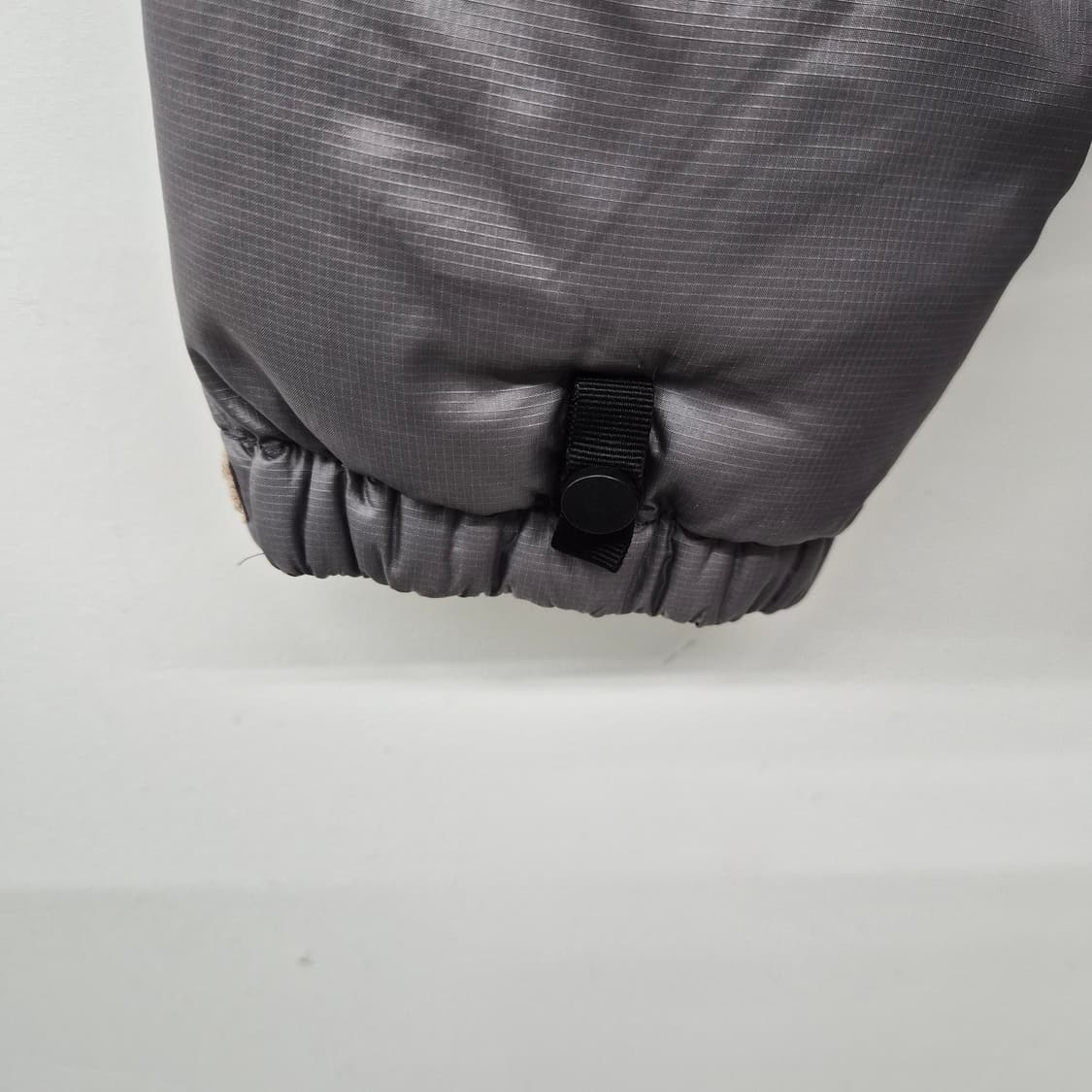 노스페이스 700 눕시 패딩 회색/블랙 남성 XS 상품이미지8