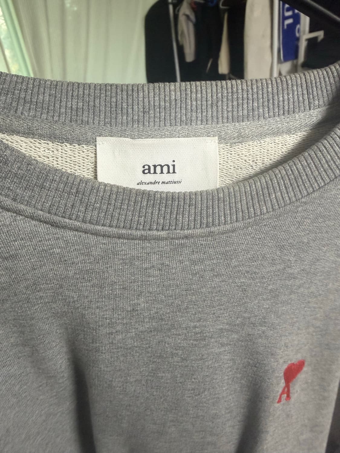 아미 스몰로고 맨투맨 XL 크림발 제품 병행수입x 상품이미지3