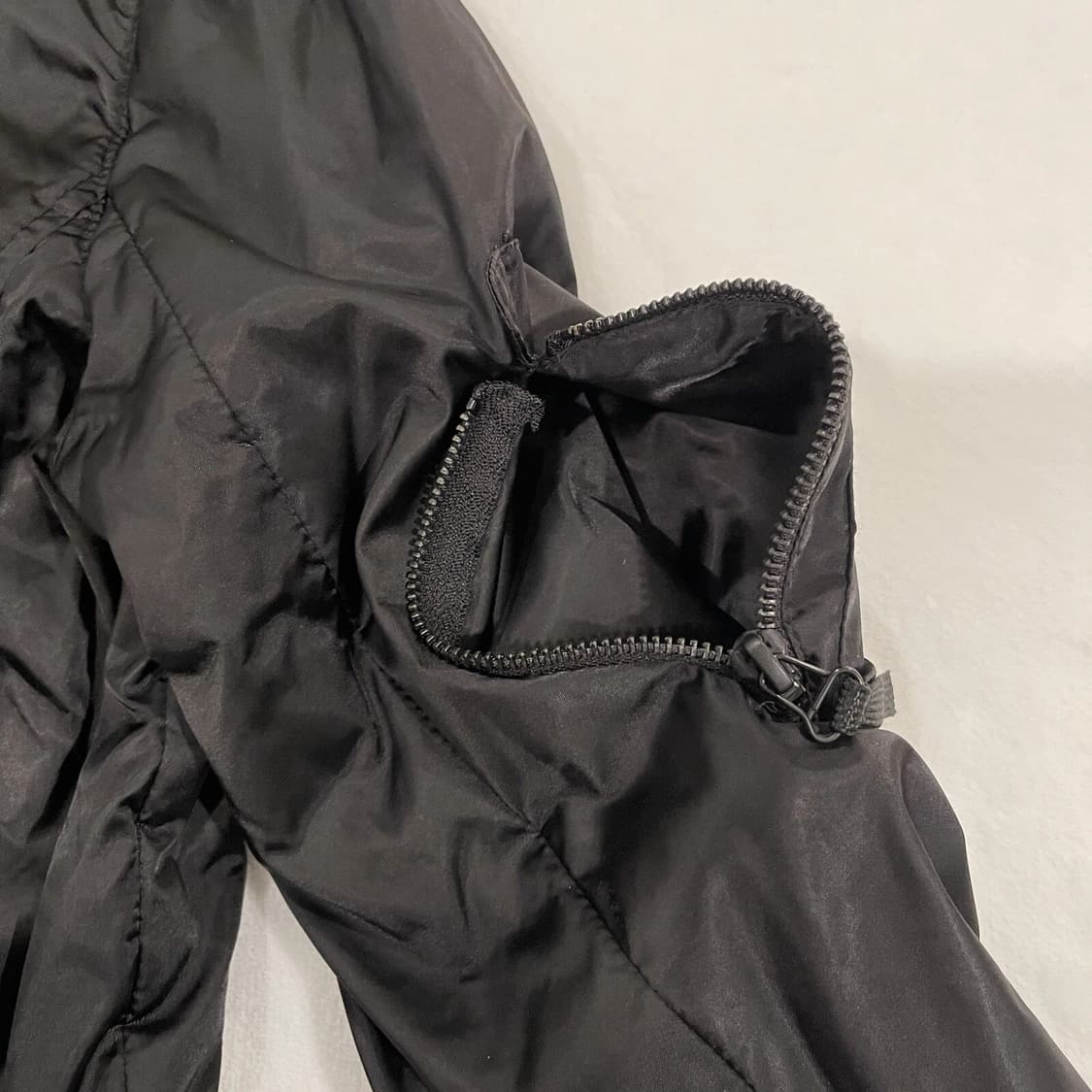 헬무트랭 나일론 봄버 재킷 블랙  상품이미지4