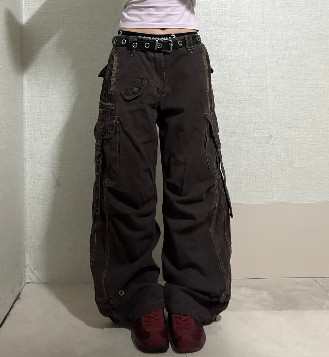 브라운 사이드스트랩 와이드 카고팬츠 상품이미지5