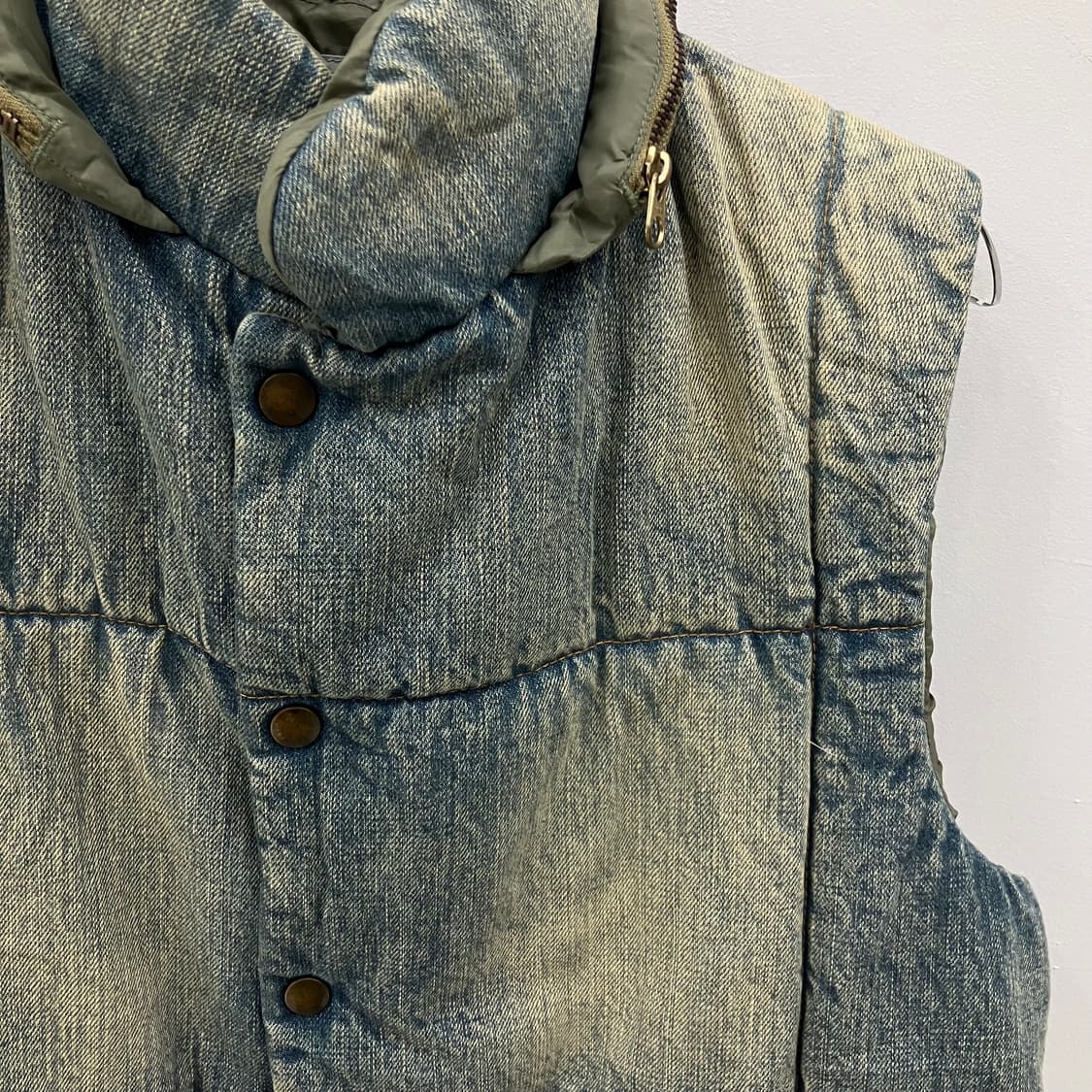 Kolor 컬러 비콘 빈티지 워싱 데님 다운 베스트  상품이미지4