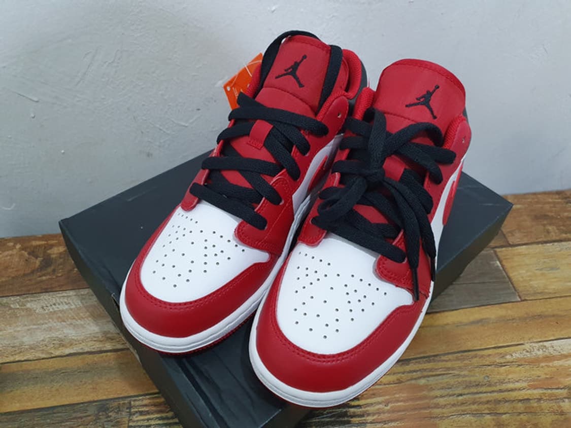 NIKE 나이키 에어조던 1 로우 화이트 짐레드 새상품 (240MM) 상품이미지2