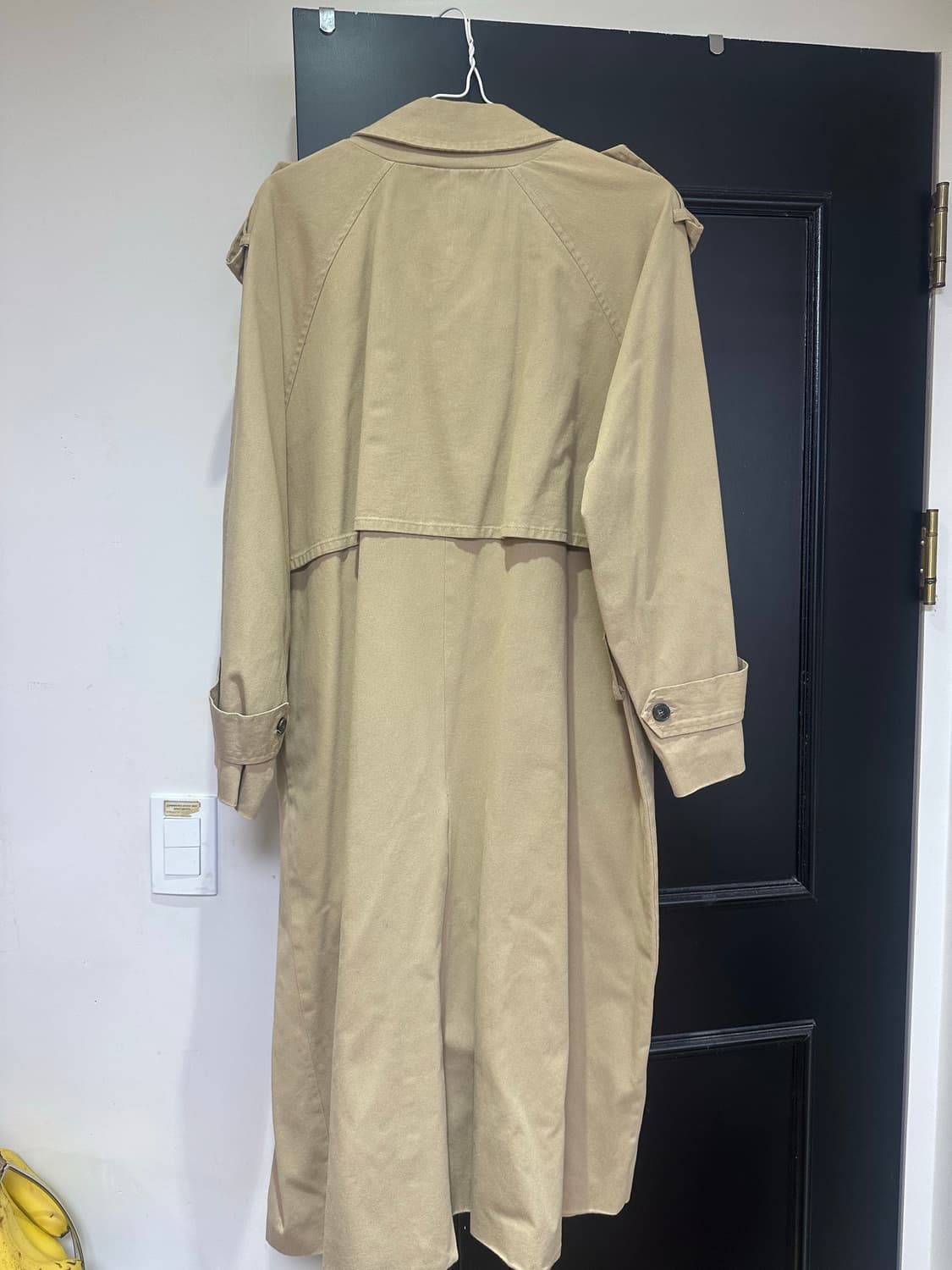 베이지 색상의 트렌치 코트 상품이미지3