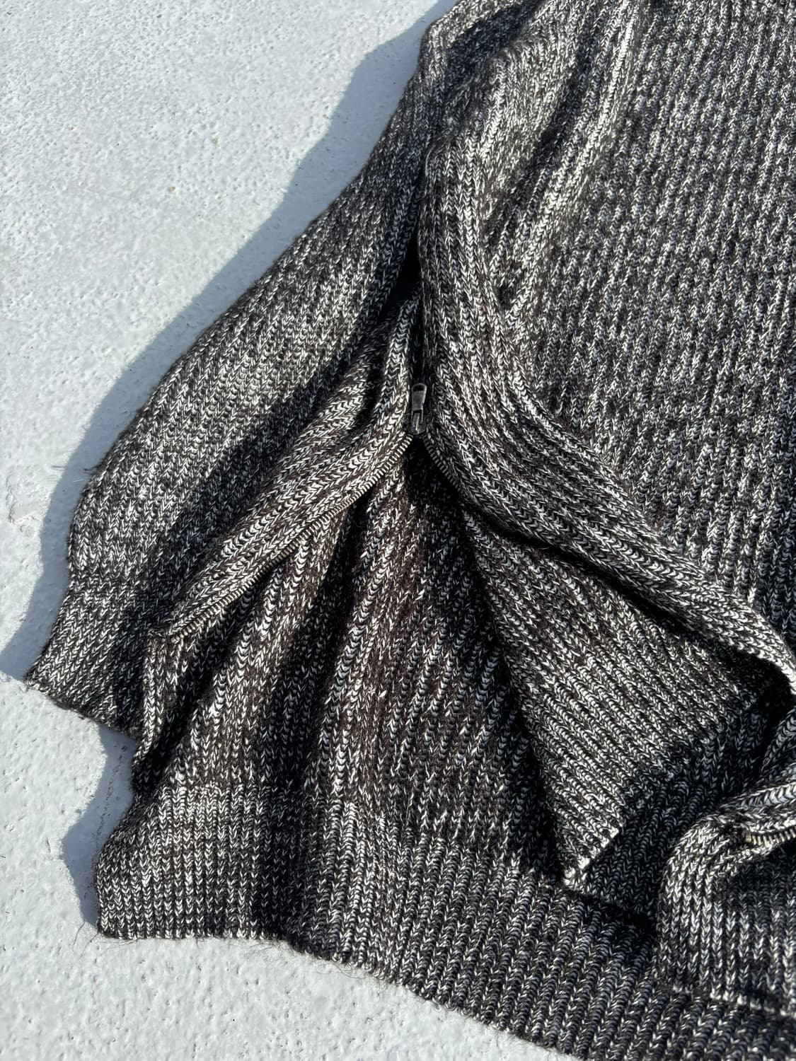 “Vintage”Black&Grey High Neck Zipper det 상품이미지2