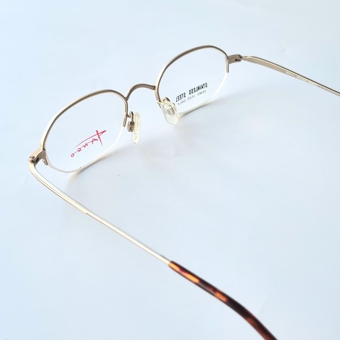 데드스탁 미니멀 클래식 하프림 골드 안경테 750 상품이미지4