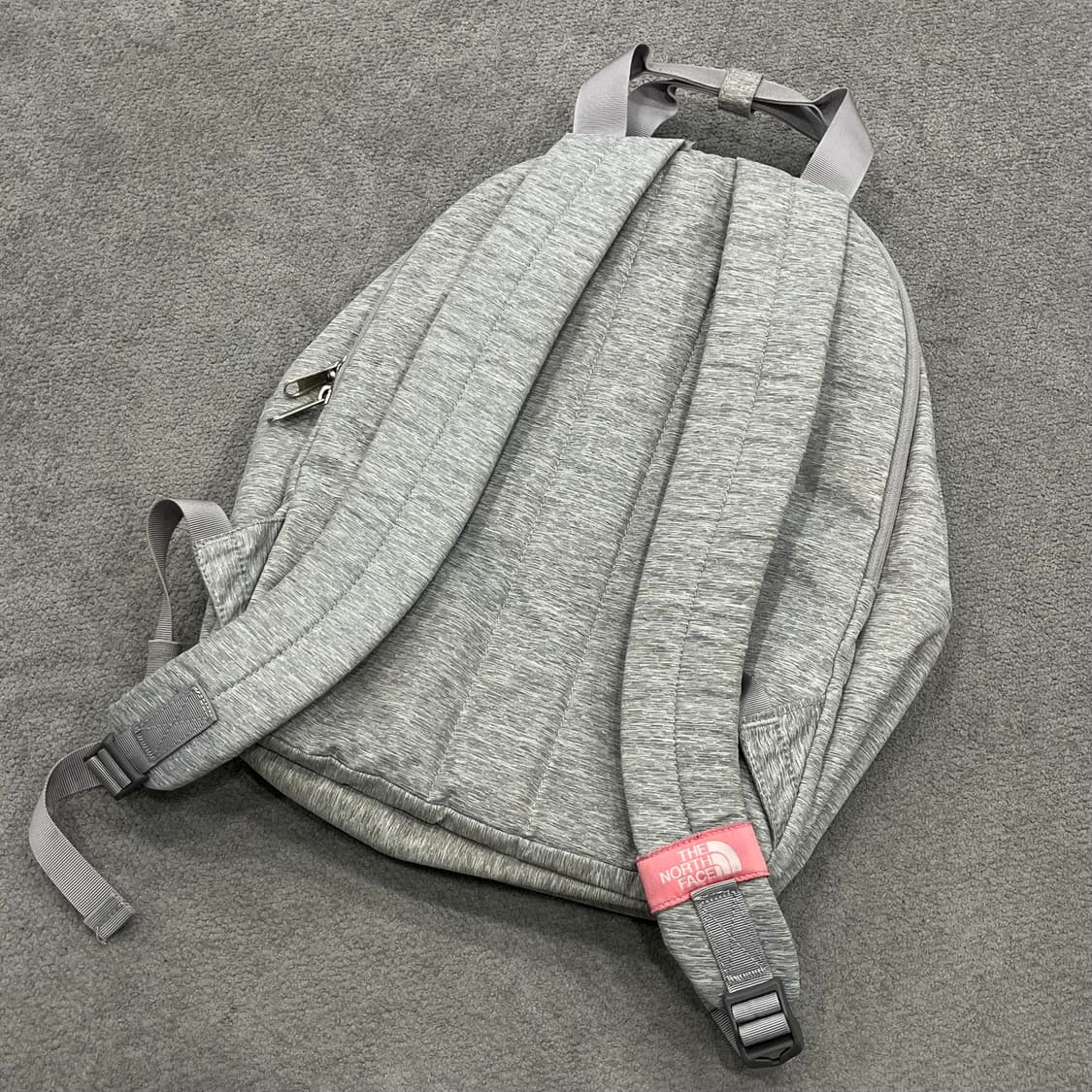노스페이스 회색 백팩 상품이미지3