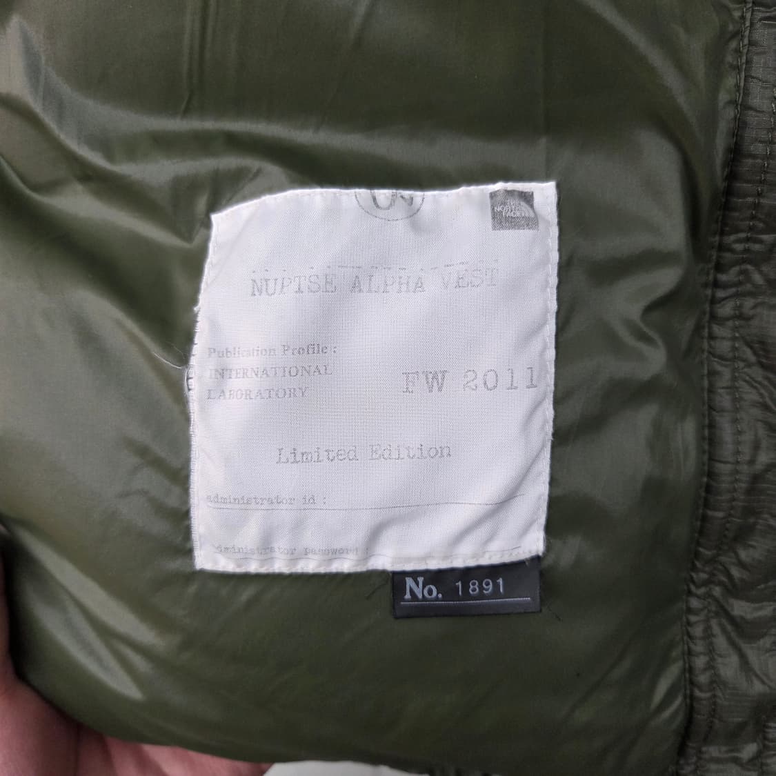 노스페이스 700 LTD 패딩 조끼 카키 XL 상품이미지7