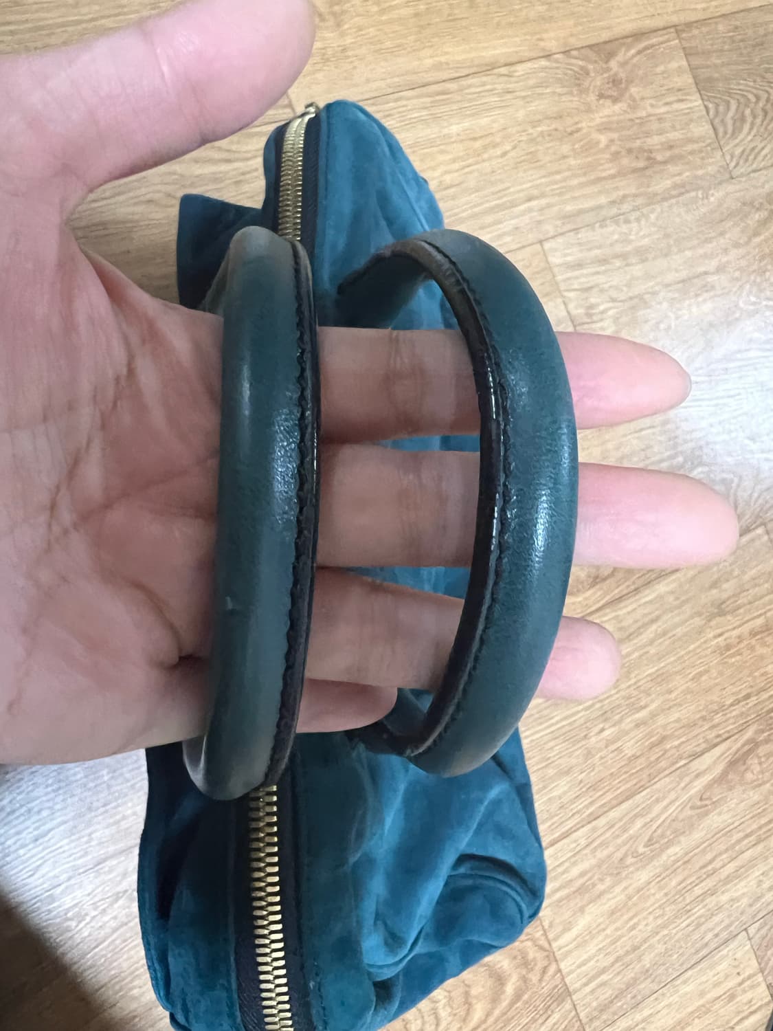 발렌티노 스웨이드 리본 보스톤 백 상품이미지4