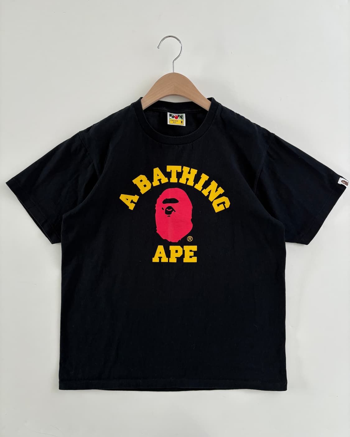 BAPE 베이프 칼라스 컬리지 로고 티셔츠 상품이미지3