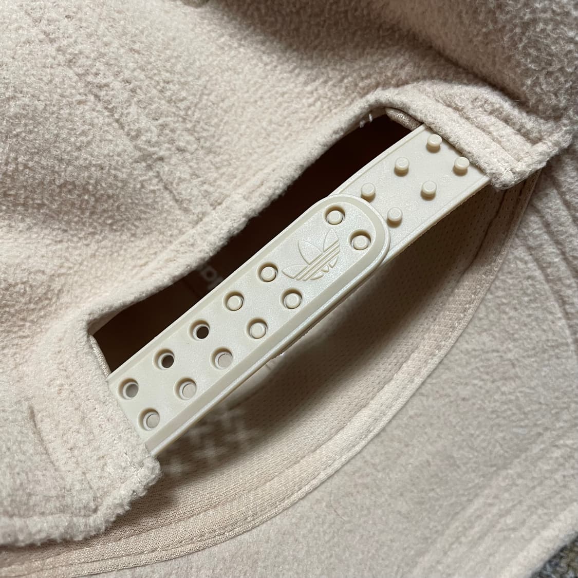 아디다스 플리스 볼캡 베이지 상품이미지3