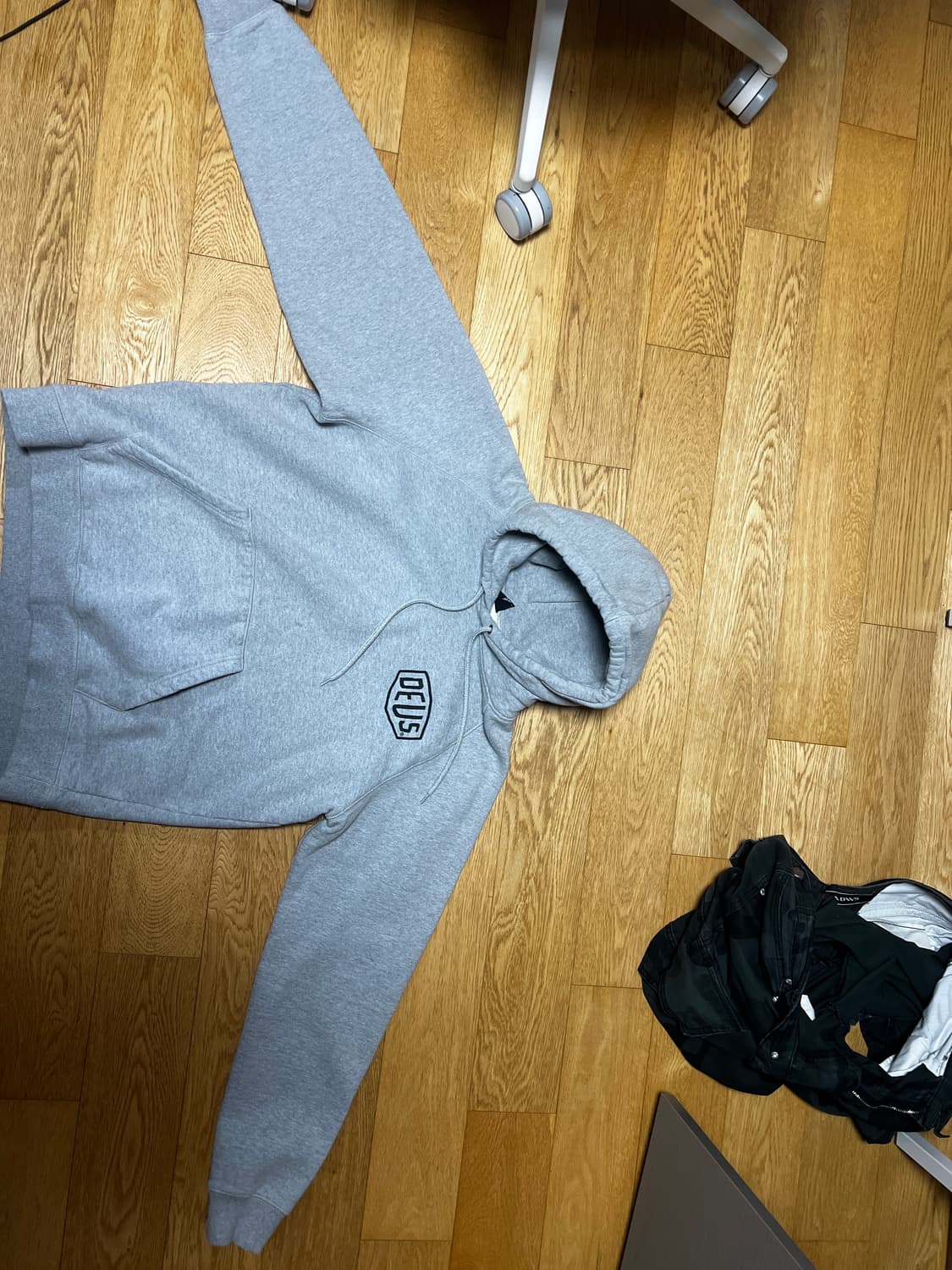 데우스 회색 서울 후드 xl 판매합니다 상품이미지1