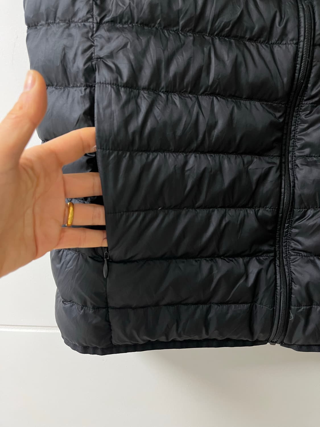 유니클로 경량 패딩 조끼 상품이미지5