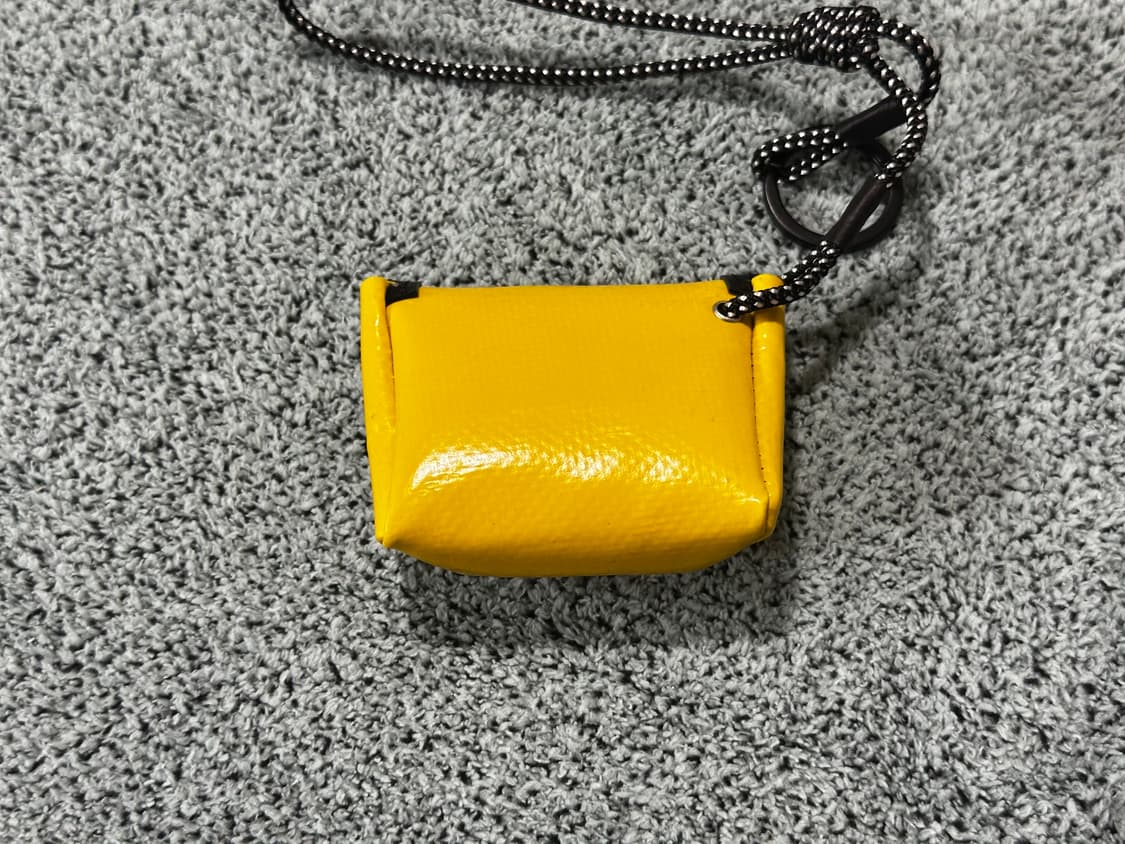 (NEW) 프라이탁 새상품 미니 키링 에어팟 파우치 판매 상품이미지9