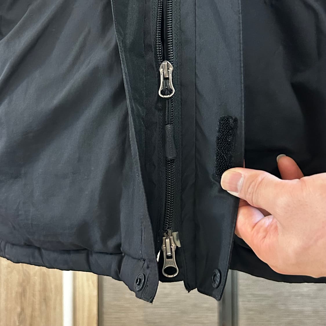 몽벨 고어텍스 블랙 투웨이 패딩 L 상품이미지4