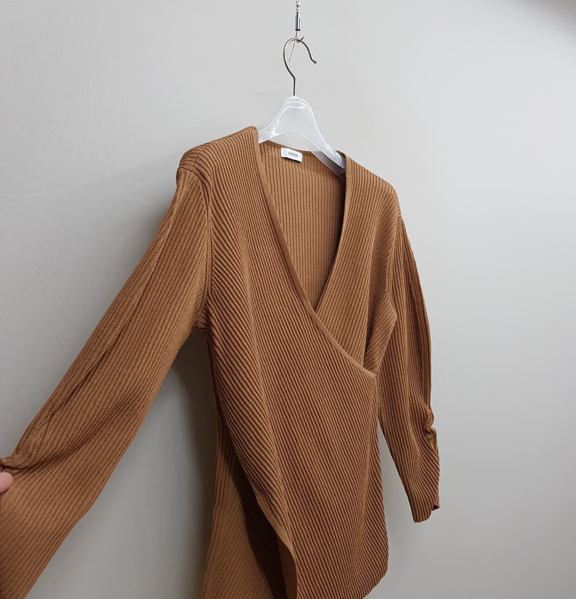 한섬 시스템 2021 브이랩 카멜 리브 니트 F사이즈 상품이미지3