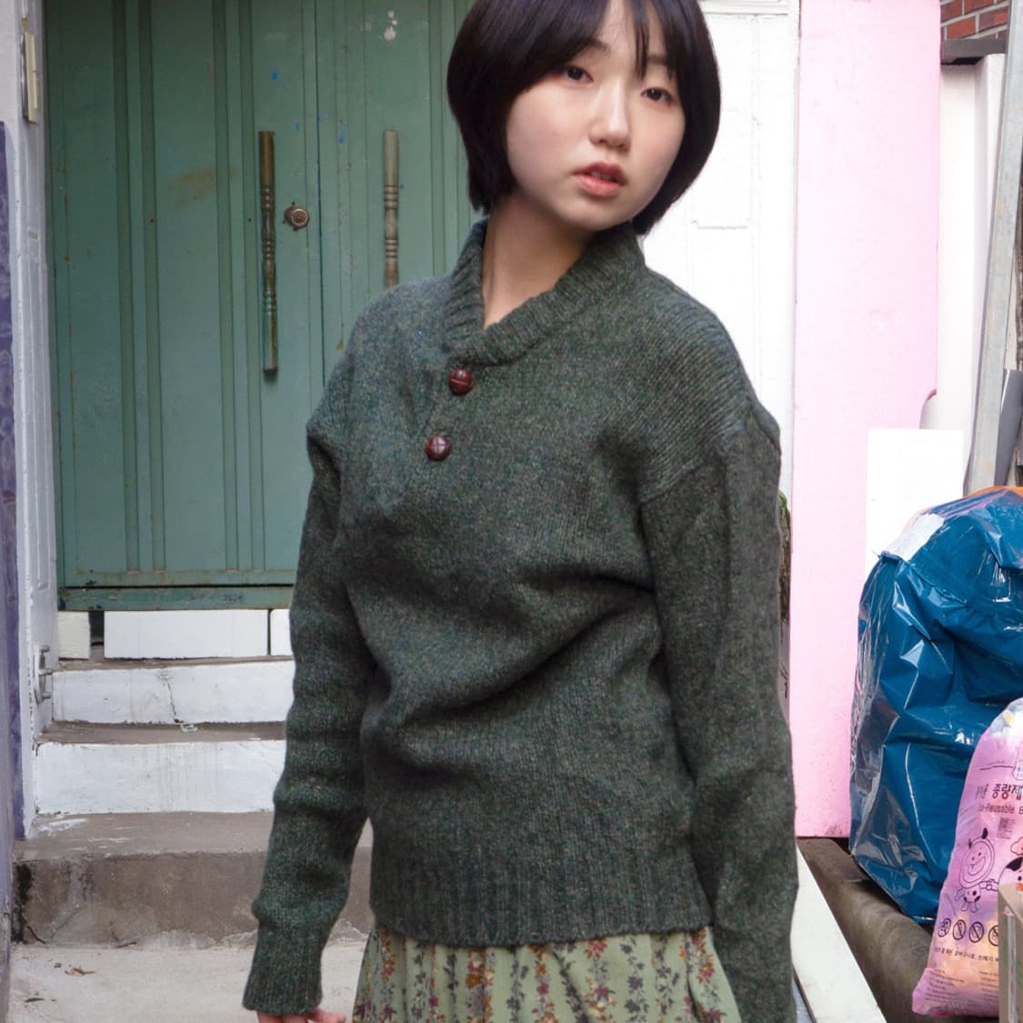 우드 버튼 헨리넥 니트 상품이미지1