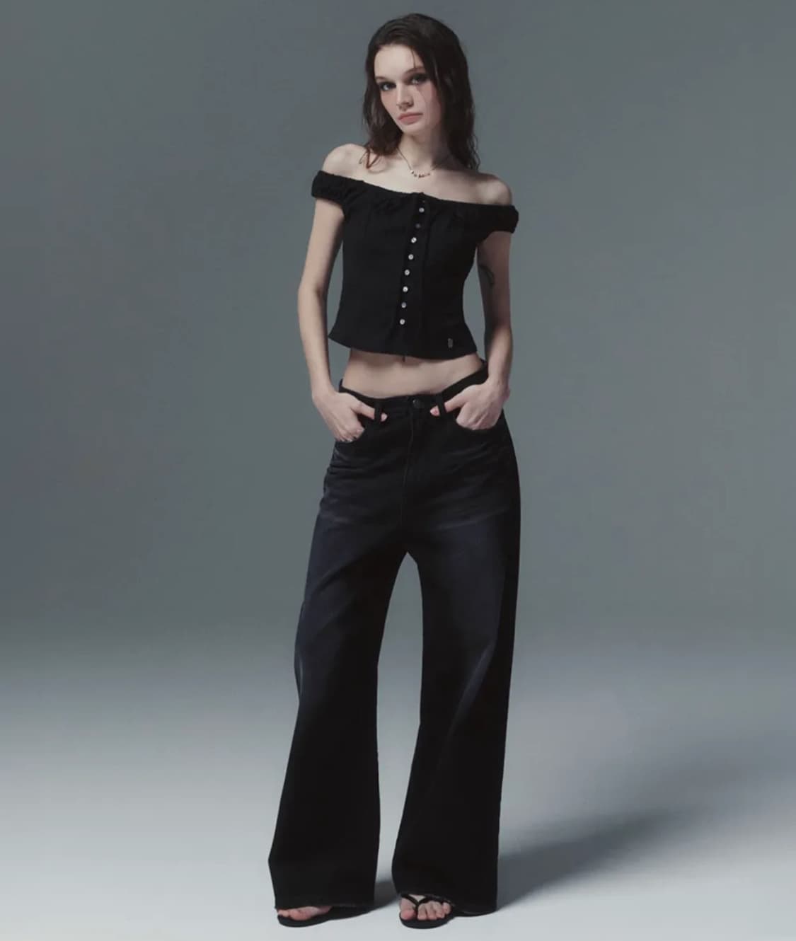 이네기 faye strap 오프숄더 블라우스 상품이미지2