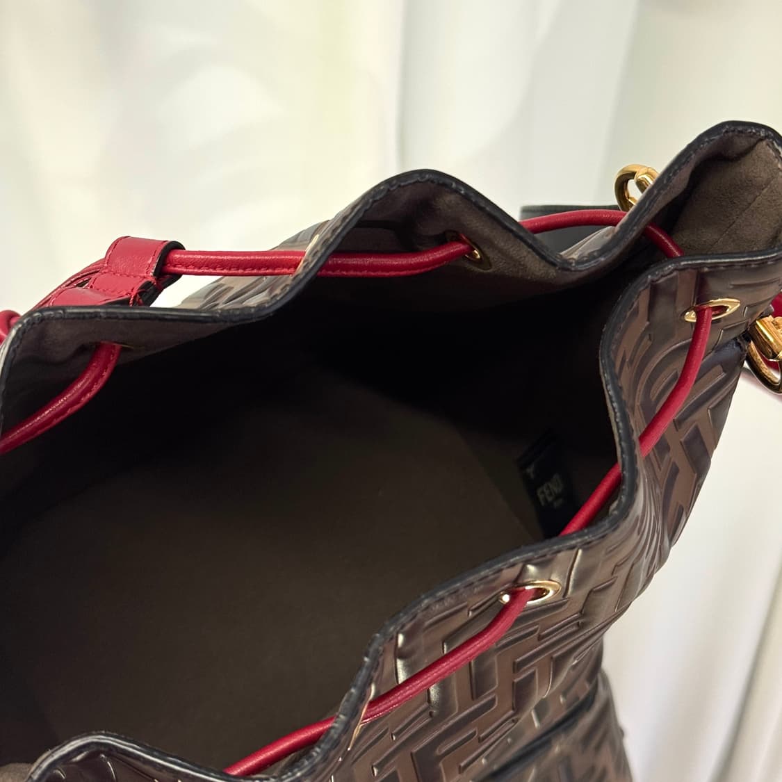 펜디 몬트레조 버킷백 FF 레더 스몰 상품이미지6