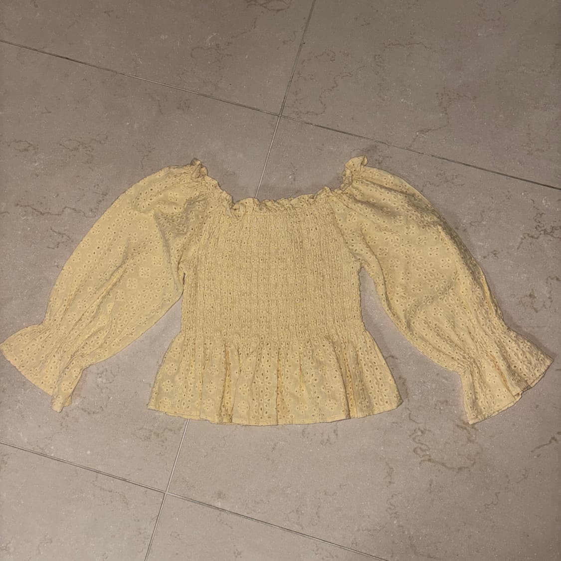 Chico 후즈후치코 빈티지 펀칭 오프숄더 스모크 블라우스 상품이미지2