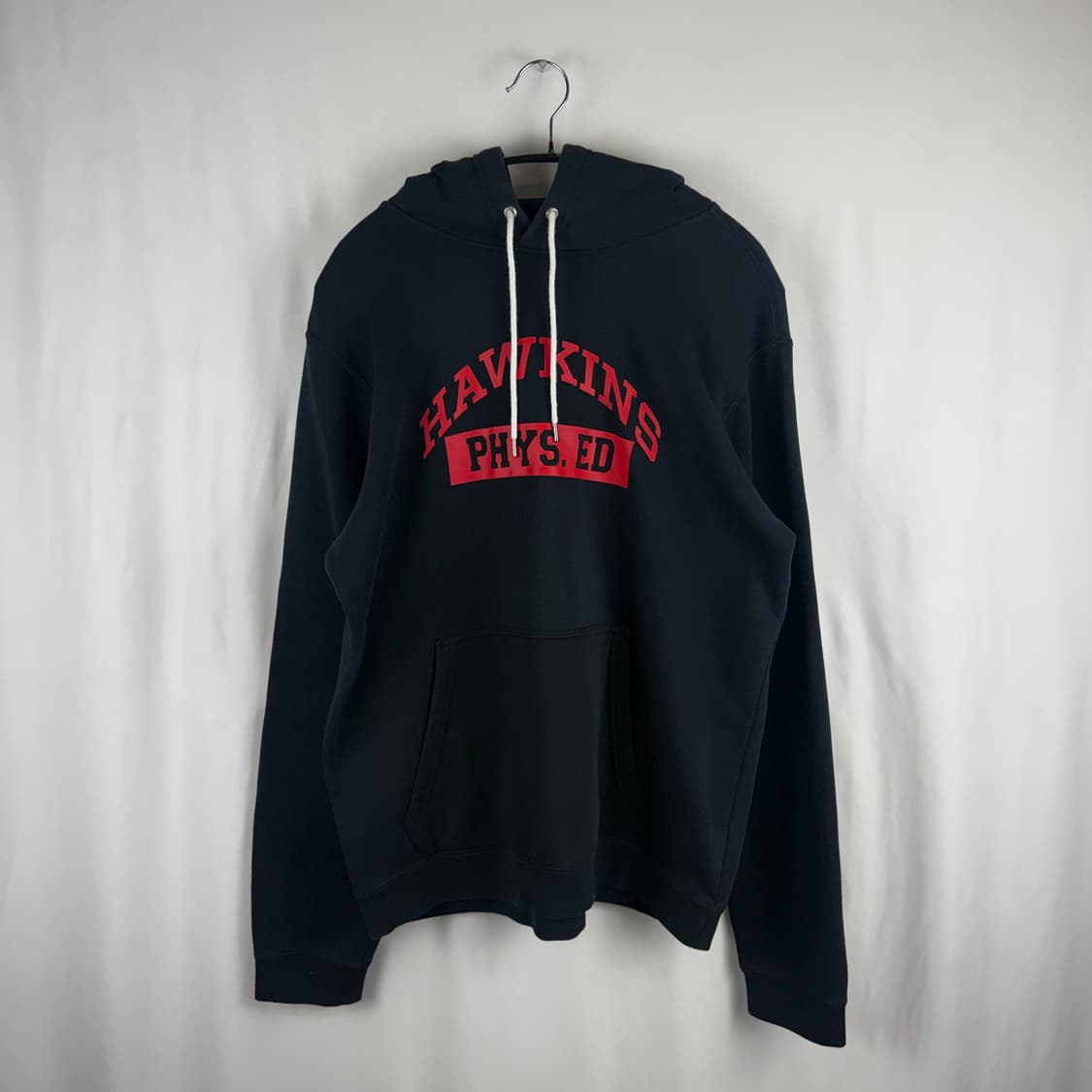 (무료배송)100) 나이키x기묘한 이야기 클럽 호킨스 후드 티 블랙 상품이미지2