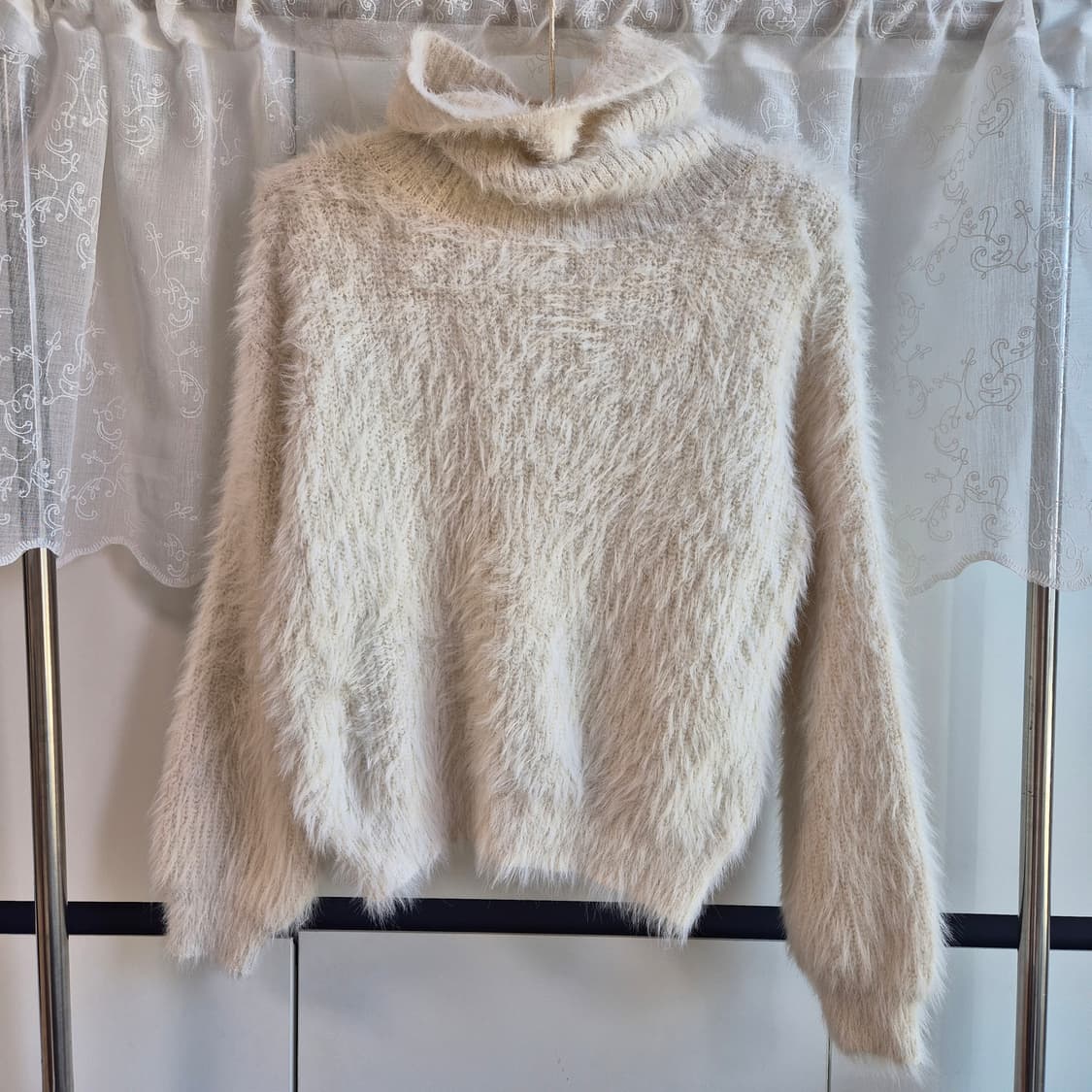 폭닥 화이트 윈터 세트 | 목폴라니트, 아이보리꽈배기니트스커트 상품이미지2