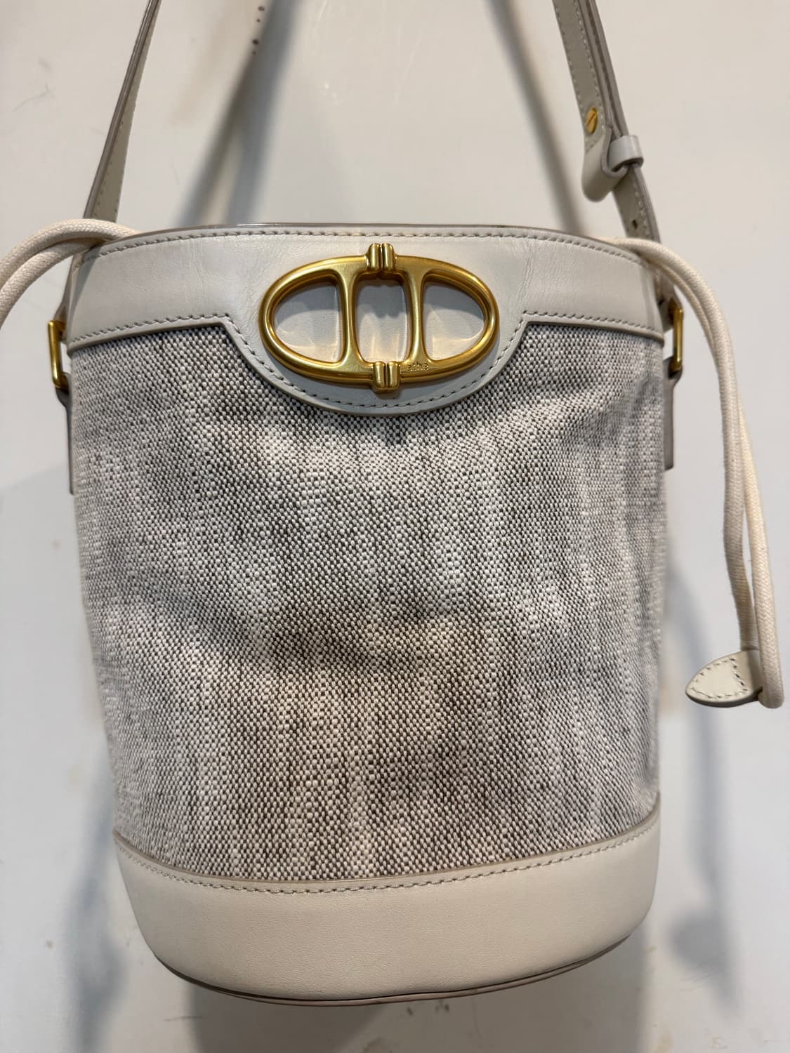 아떼바네사루노 버킷백 상품이미지4