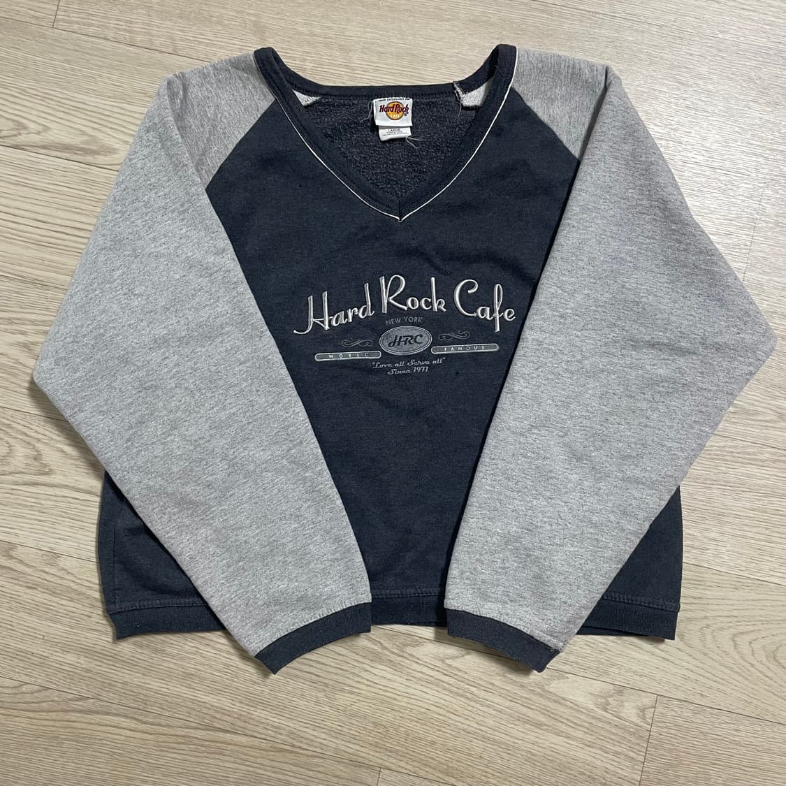 [made in USA] Hard Rock cafe 브이넥 맨투맨 상품이미지1
