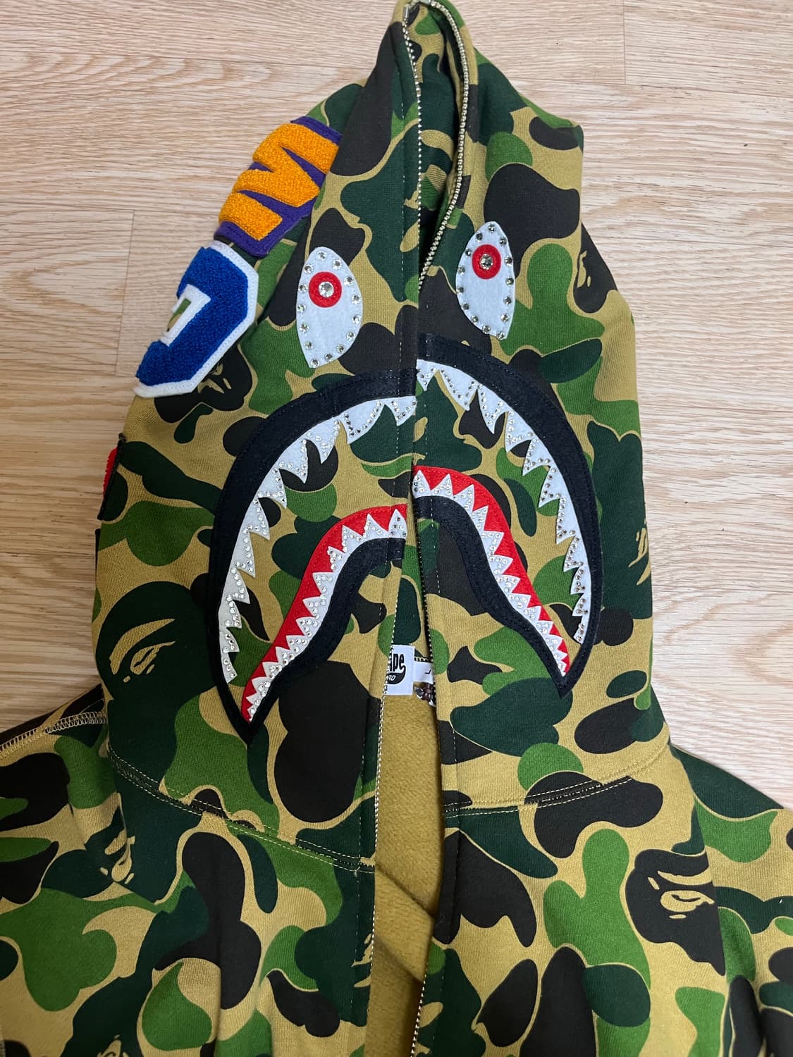 베이프 카모 크리스탈 샤크 후드 상품이미지4