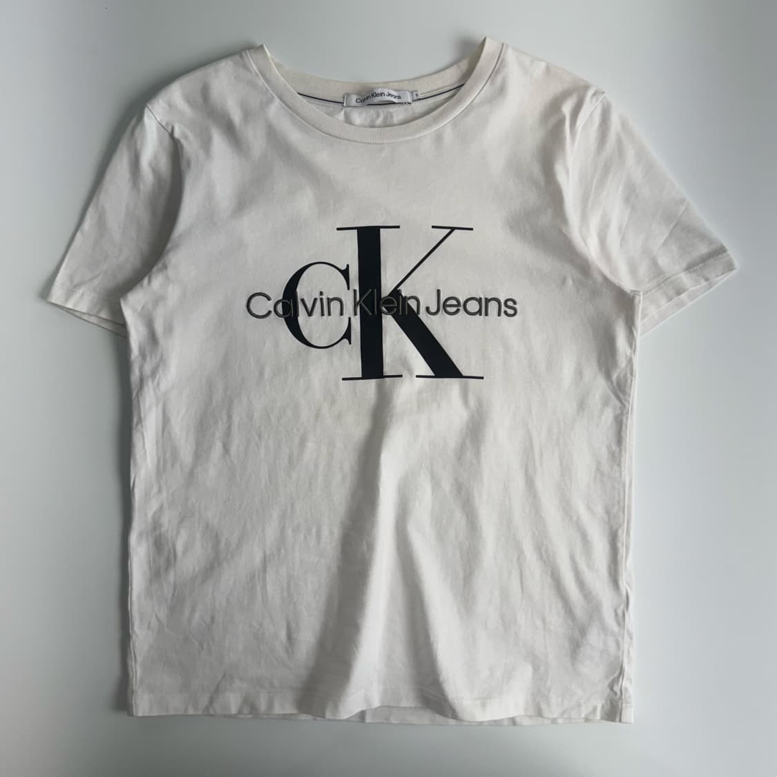 Calvin Klein 켈빈클라인 빅 로고 화이트 반팔 상품이미지3