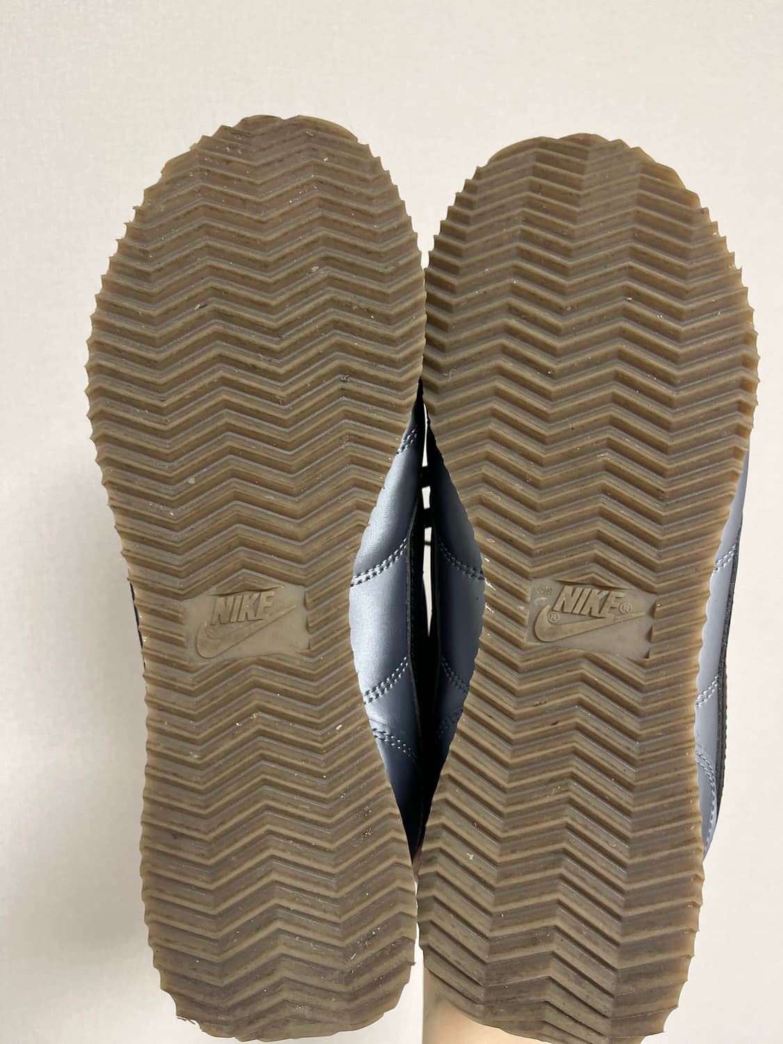 나이키 코르테즈 레더 SE 메탈릭 쿨 그레이 상품이미지8