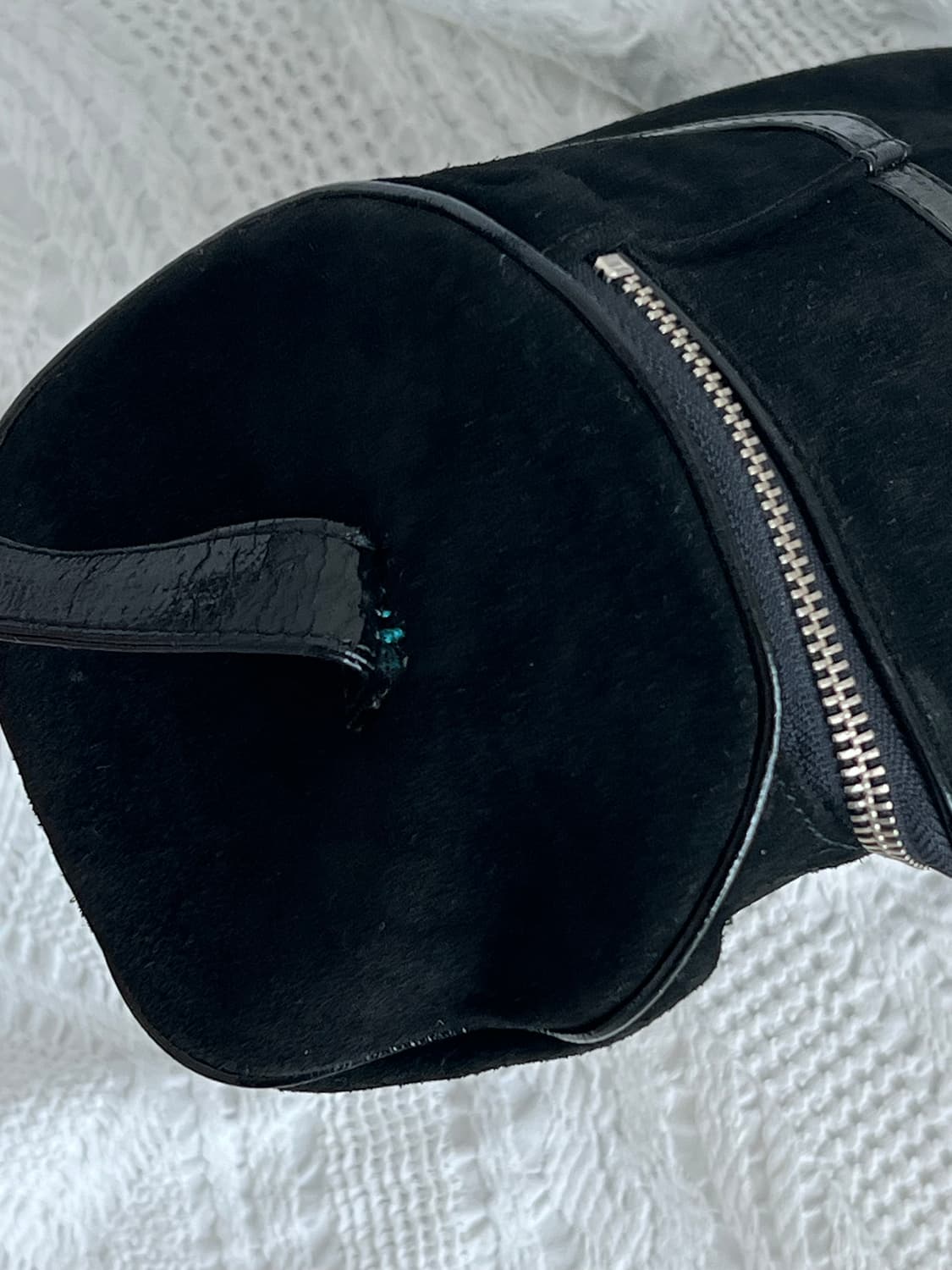 쿠레쥬 블랙 스웨이드 애나멜 원형 숄더백 상품이미지9